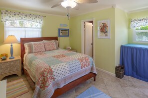 1 dormitorio, tabla de planchar con plancha, wifi y ropa de cama