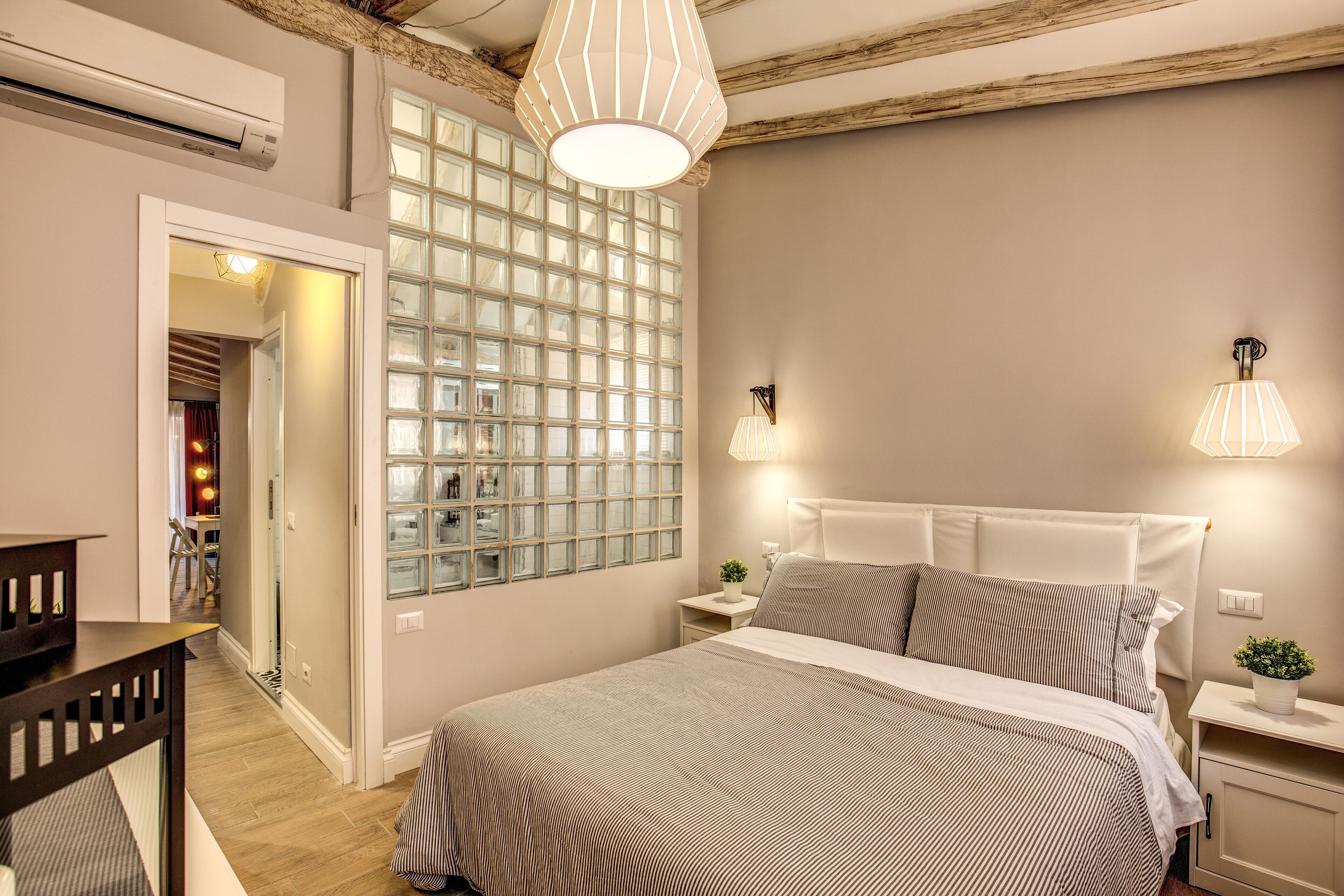 2 chambres, fer et planche à repasser, Wi-Fi gratuit, draps fournis