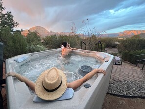 Outdoor spa tub