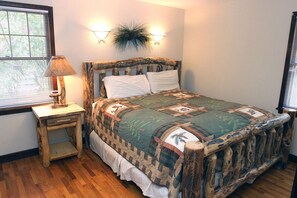 3 bedrooms, iron/ironing board, free Internet, bed sheets