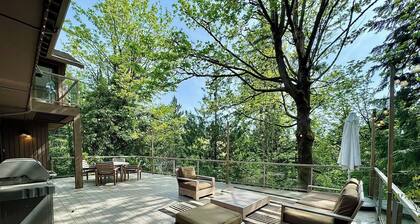 Private Bellevue Sanctuary with View