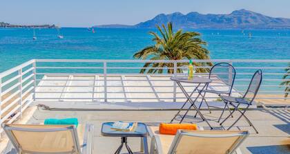 Beachfront Sivella Apartment for four people