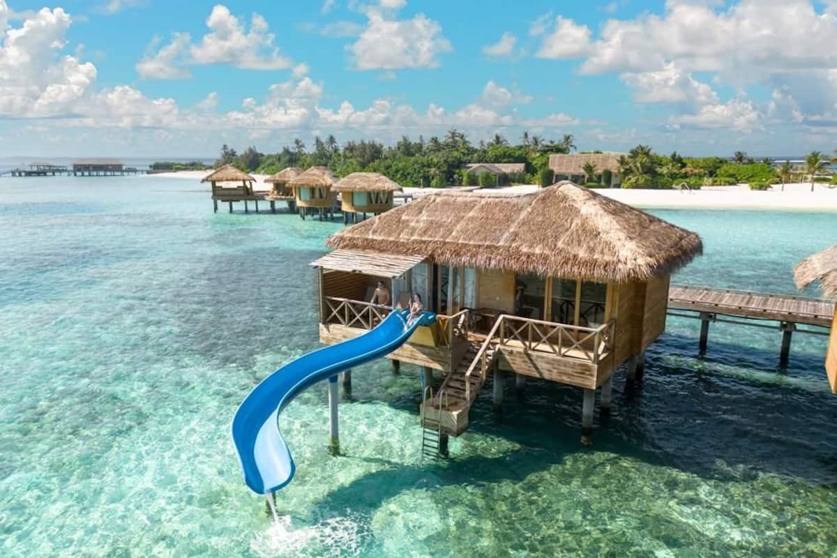 Værelse (Aqua Suite with Slide) | 1 soveværelse, senge med topmadrasser, pengeskab på værelset