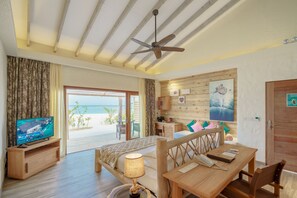 Beach Suite with Pool with Floating Breakfast