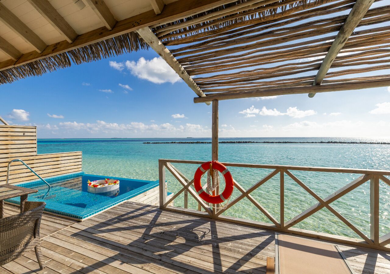 Aqua Suite with Pool with Floating Breakfast | Nệm có lớp đệm bông, két bảo mật tại phòng, phòng cách âm 