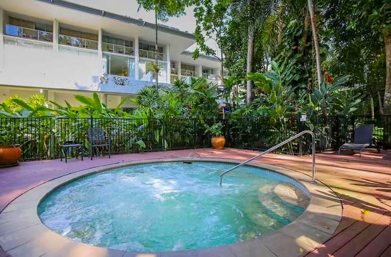 Lxry 2 bed Apt-Sea and Mountain View — image 30