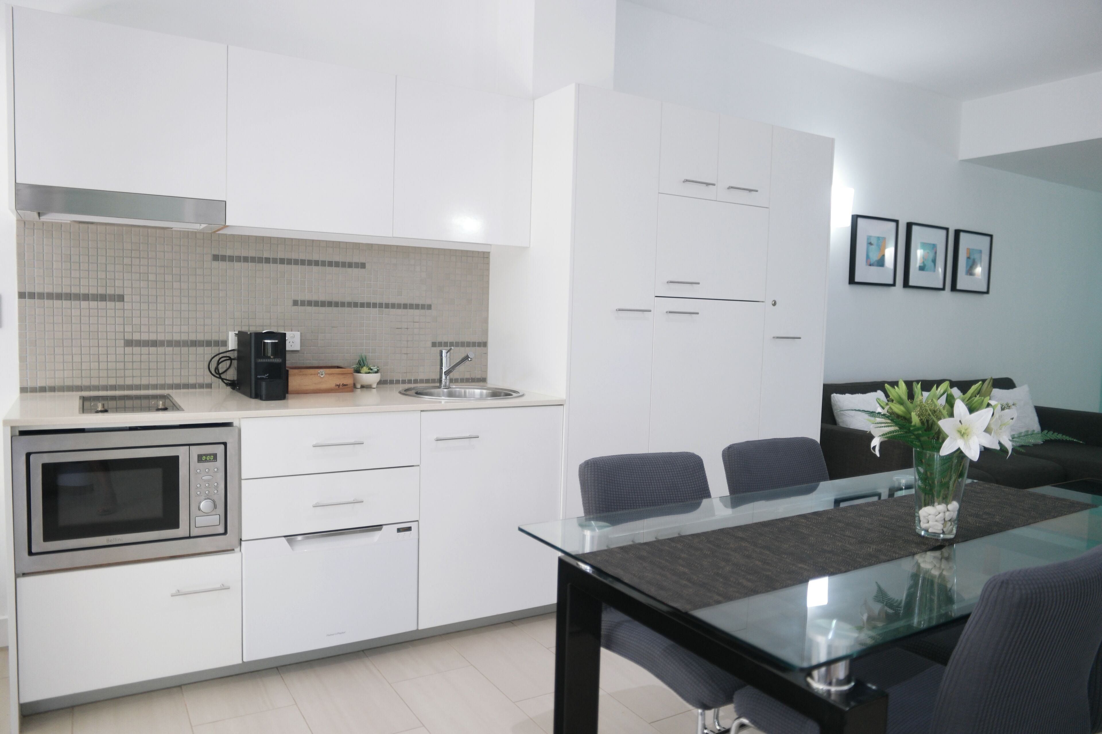 Lxry 2 bed Apt-Sea and Mountain View — image 18