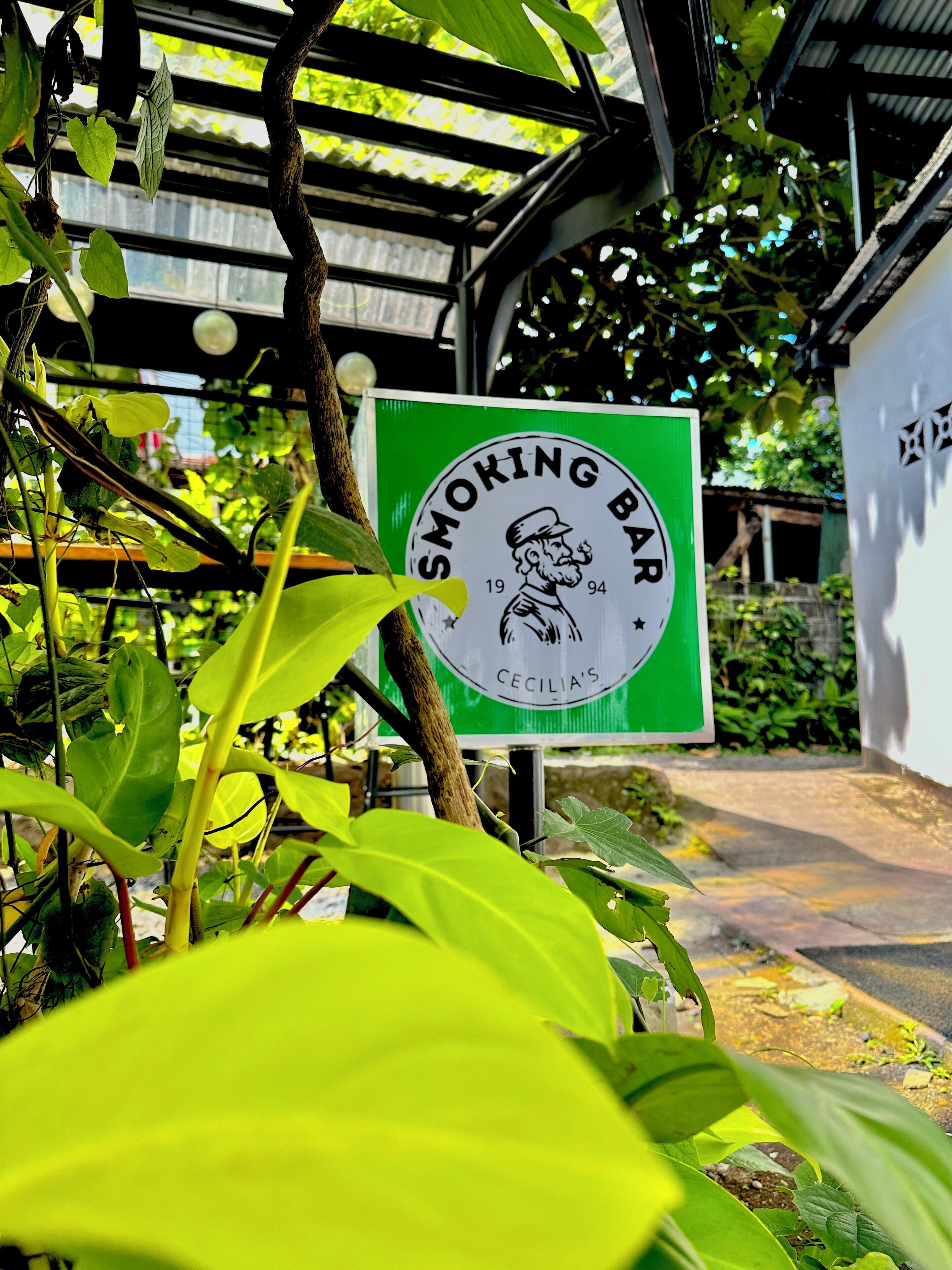 Café da manhã feito na hora todos os dias mediante uma taxa