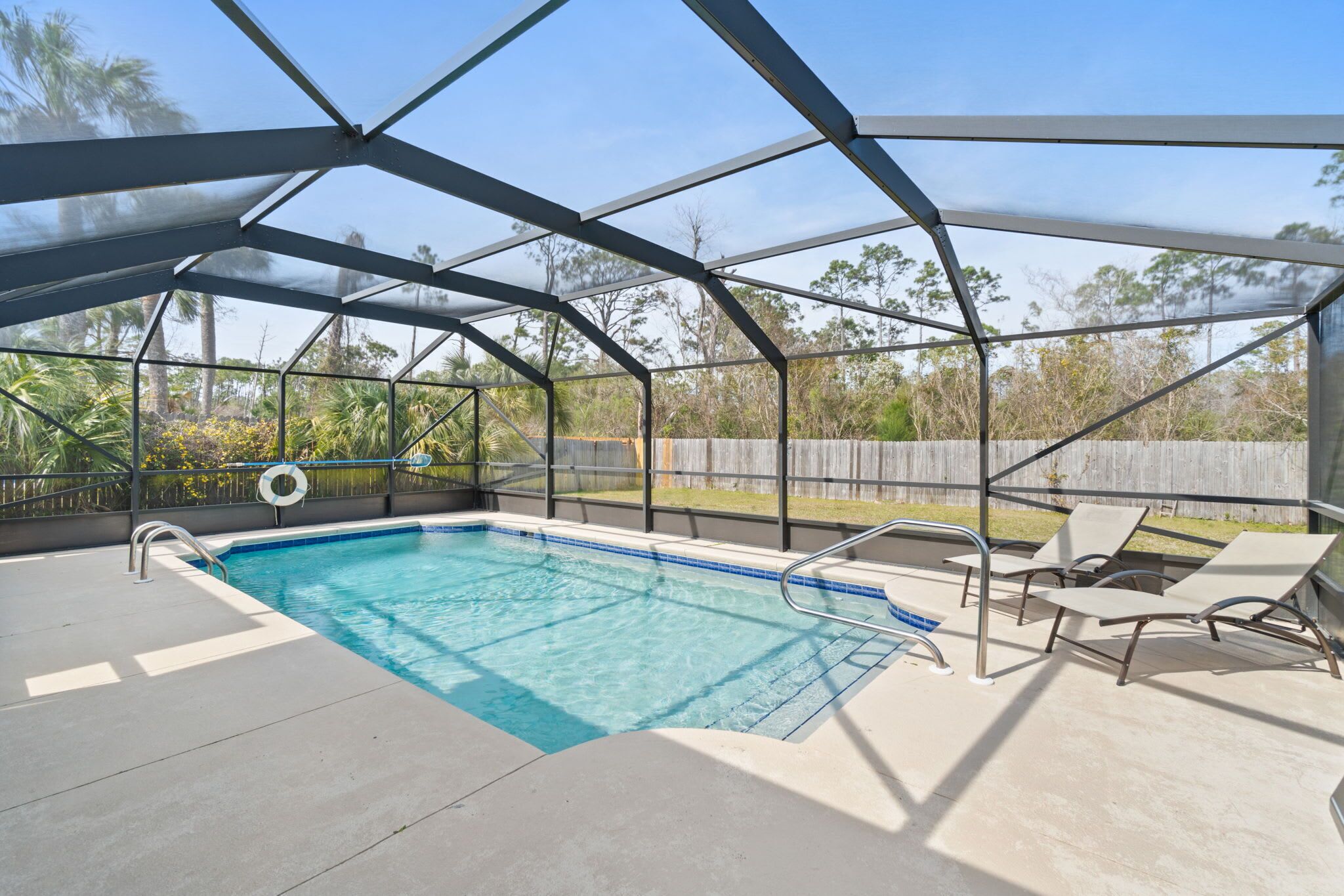 Mermaid Landing - Beautiful 3 bedroom, 2 bathroom PRIVATE POOL!