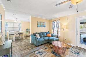 Smart TV - Mermaid Landing - St Joe Beach, Private pool, Screened lanai, Large fenced yard, (Saint Joe Beach)