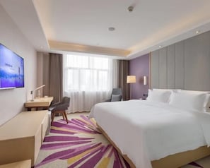 Blackout drapes, iron/ironing board, free WiFi, bed sheets - Lavande Hotel (Baiyun Ave North Metro Station) (Guangzhou)
