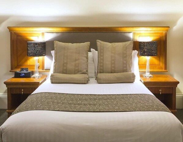 In-room safe, desk, blackout drapes, soundproofing