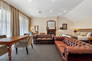 Smart TV, DVD player, iPod dock - City Park Grand (Launceston)