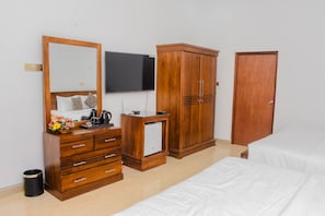 Basic Room, Hill View | Room amenity