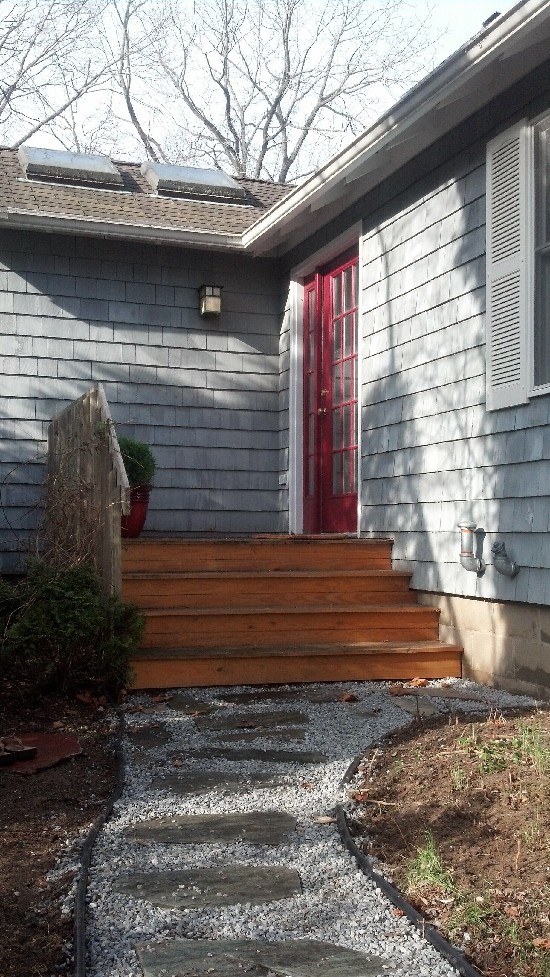 Renovated New Suffolk Home In Heart Of Wine Country - Close to Beach & Town