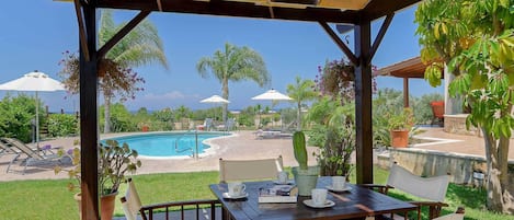 Villa (3 Bedrooms) | Exterior