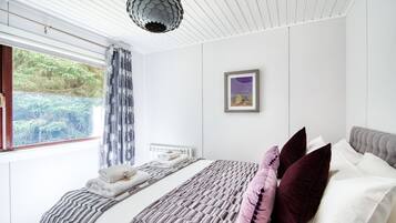 Chalet | 2 bedrooms, iron/ironing board, free WiFi, bed sheets