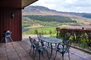 Chalet | Balcony - Beautiful 5 Star Chalet With Sauna and spa Bath (Crianlarich)