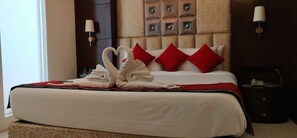 Nhà gỗ phong cách cổ điển, quang cảnh hồ | Két bảo mật tại phòng, giường gấp/giường phụ (phụ phí)