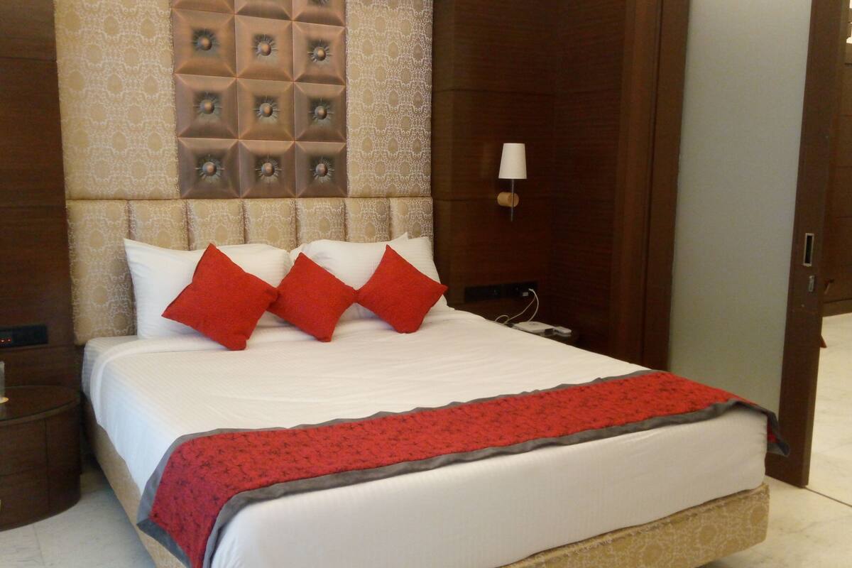 Nhà gỗ phong cách lãng mạn, quang cảnh hồ | Két bảo mật tại phòng, giường gấp/giường phụ (phụ phí)