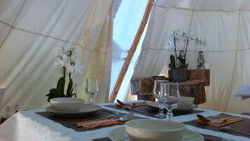 Se sirven desayunos y cenas, cocina francesa