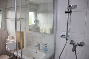 Appartement Design, vue ville | Salle de bain
