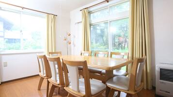 Family House, 4 Bedrooms | Dining