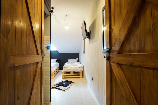 Standard-Apartment, 2 Einzelbetten | 1 Schlafzimmer, Bügeleisen/Bügelbrett, kostenloses WLAN, Bettwäsche
