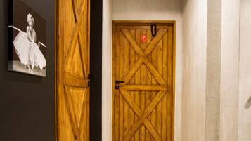 Fridge, stovetop, cookware/dishes/utensils, spices