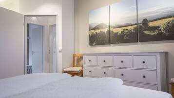 Design-Apartment, 2 Schlafzimmer, Balkon, Bergblick | 2 Schlafzimmer, Allergikerbettwaren, Verdunkelungsvorhänge