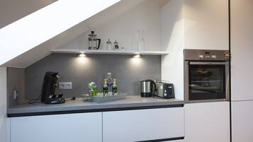 Design-Apartment, 2 Schlafzimmer, Balkon, Bergblick | Eigene Küche | Großer Kühlschrank, Mikrowelle, Ofen, Herdplatte