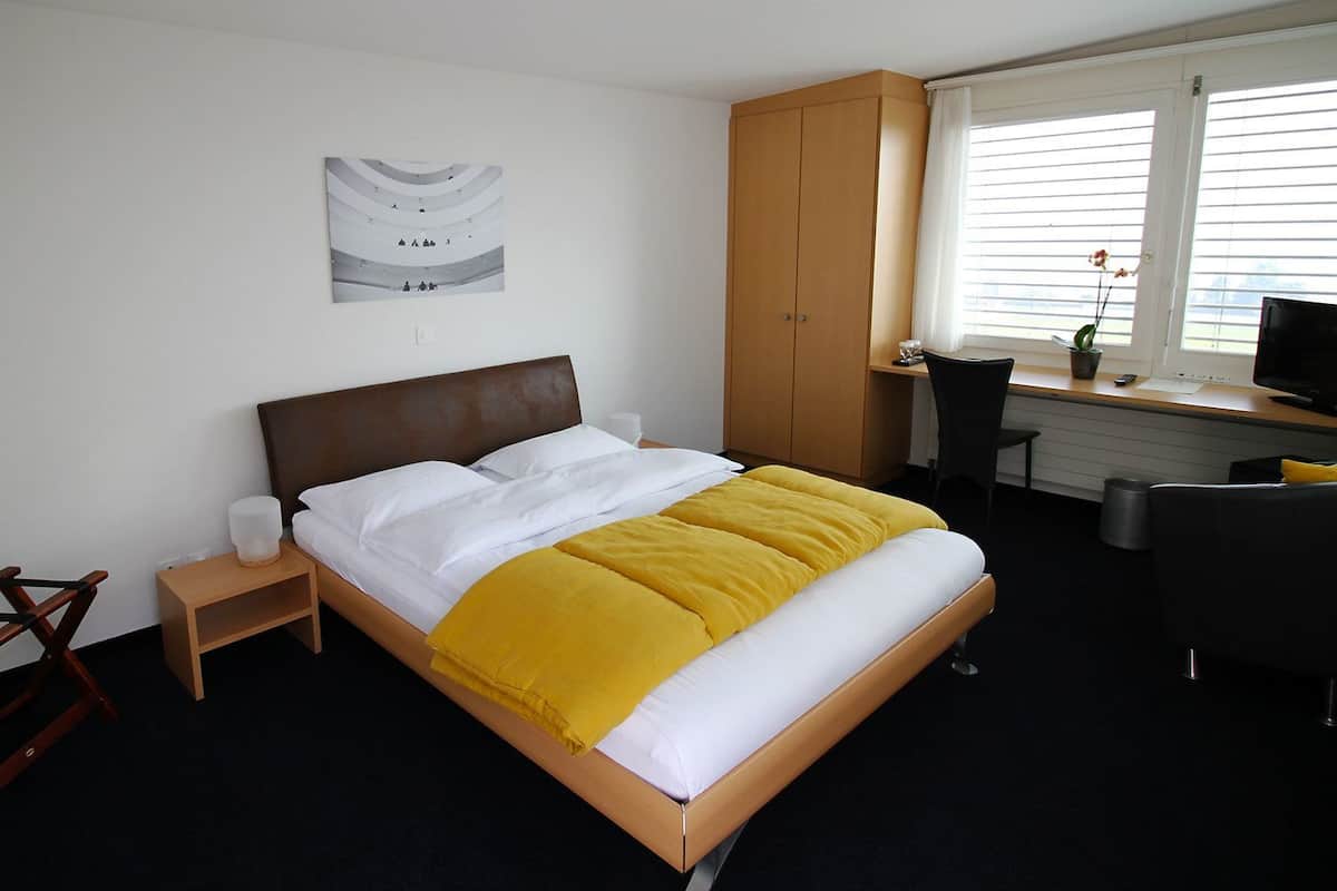 Superior tweepersoonskamer, 1 queensize bed | Een minibar, een kluis op de kamer, gratis babybedden, extra bedden