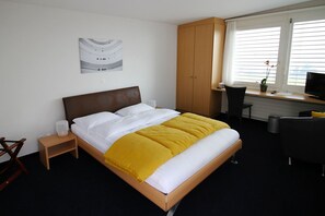 Superior Double Room, 1 Queen Bed | Minibar, in-room safe, free cribs/infant beds, rollaway beds - La Clef d'Or (Bursinel)