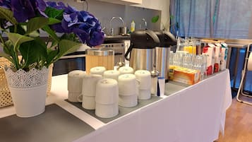 Free daily buffet breakfast