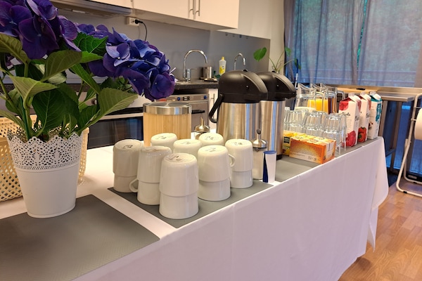 Free daily buffet breakfast