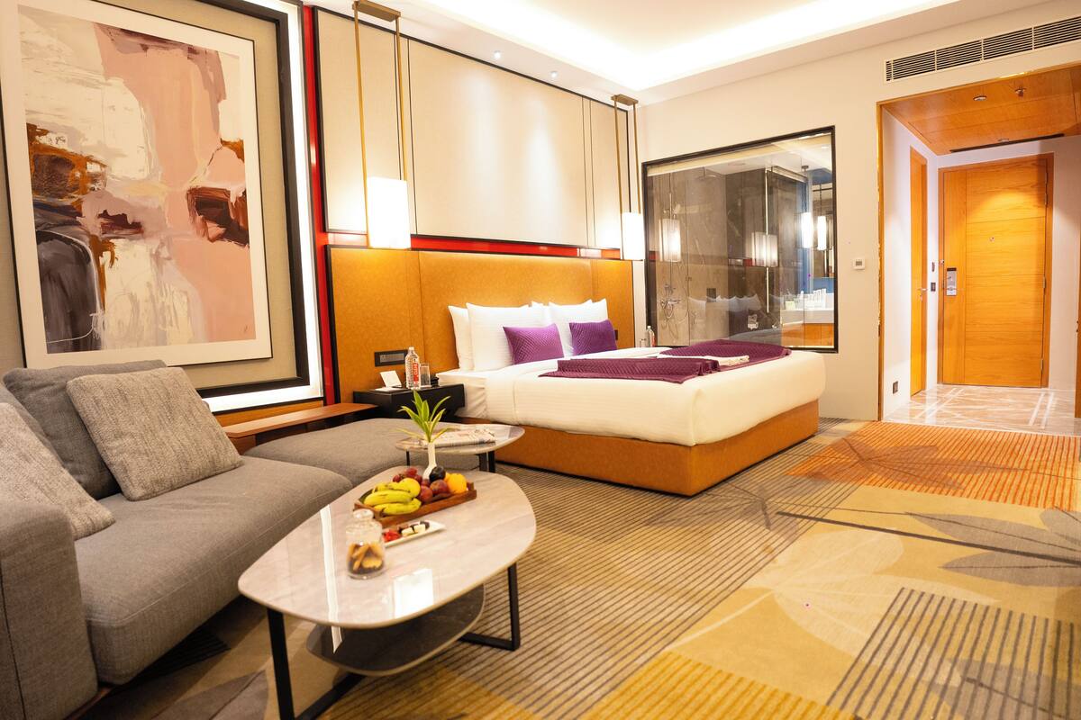 1 kamar tidur, seprai premium, selimut bulu angsa, dan minibar