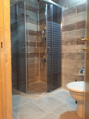 Free toiletries, hair dryer, slippers, towels - My Suite (Izmir)