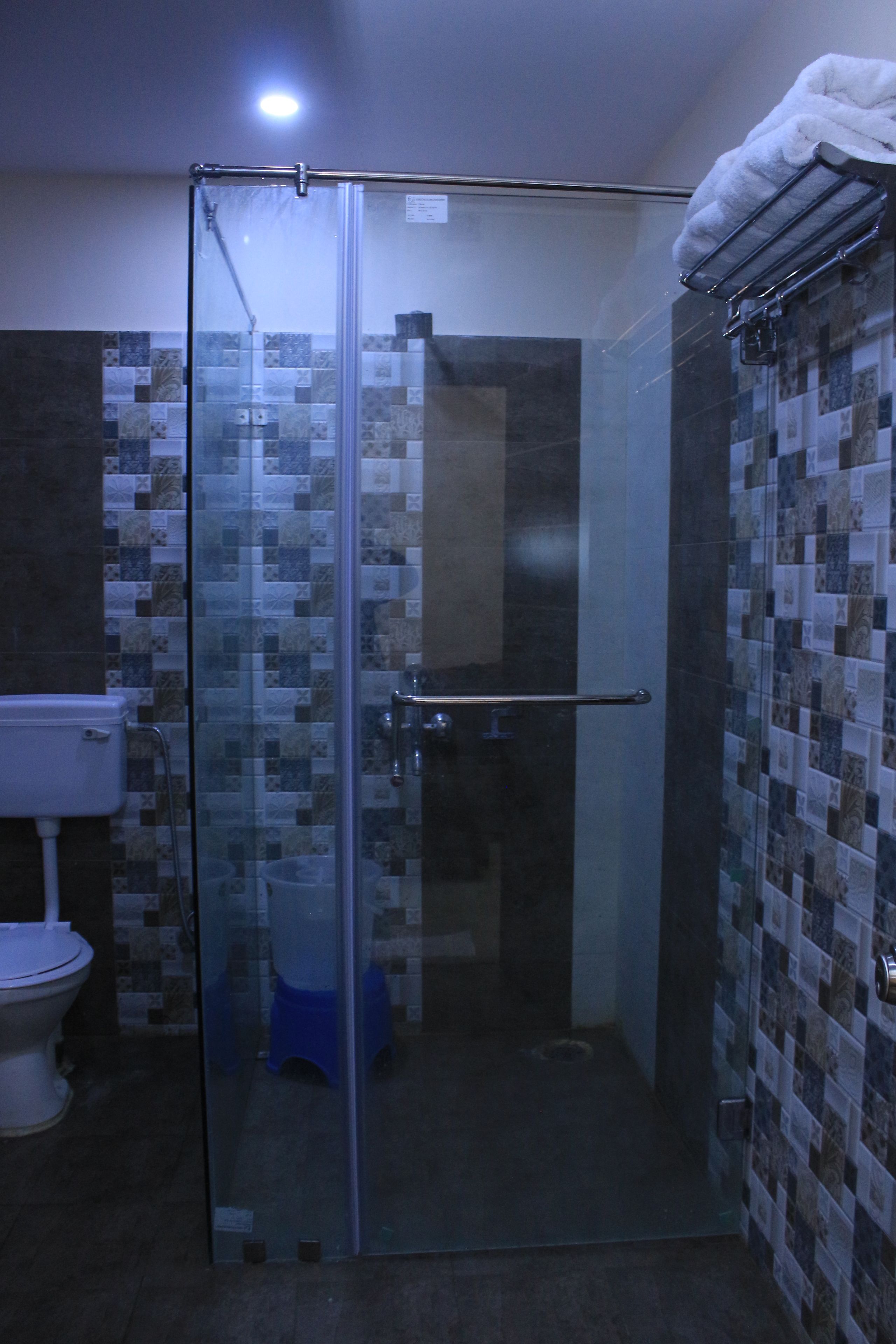 Luxury Suite, 1 Queen Bed, City View | Bathroom | Shower, designer toiletries, towels