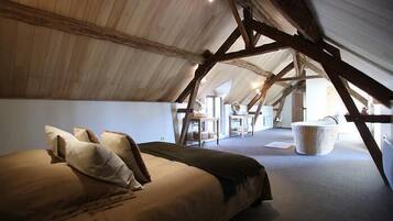 Double Room (Osier) | Individually decorated, individually furnished, blackout curtains