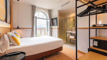 Blackout drapes, soundproofing, free WiFi, bed sheets