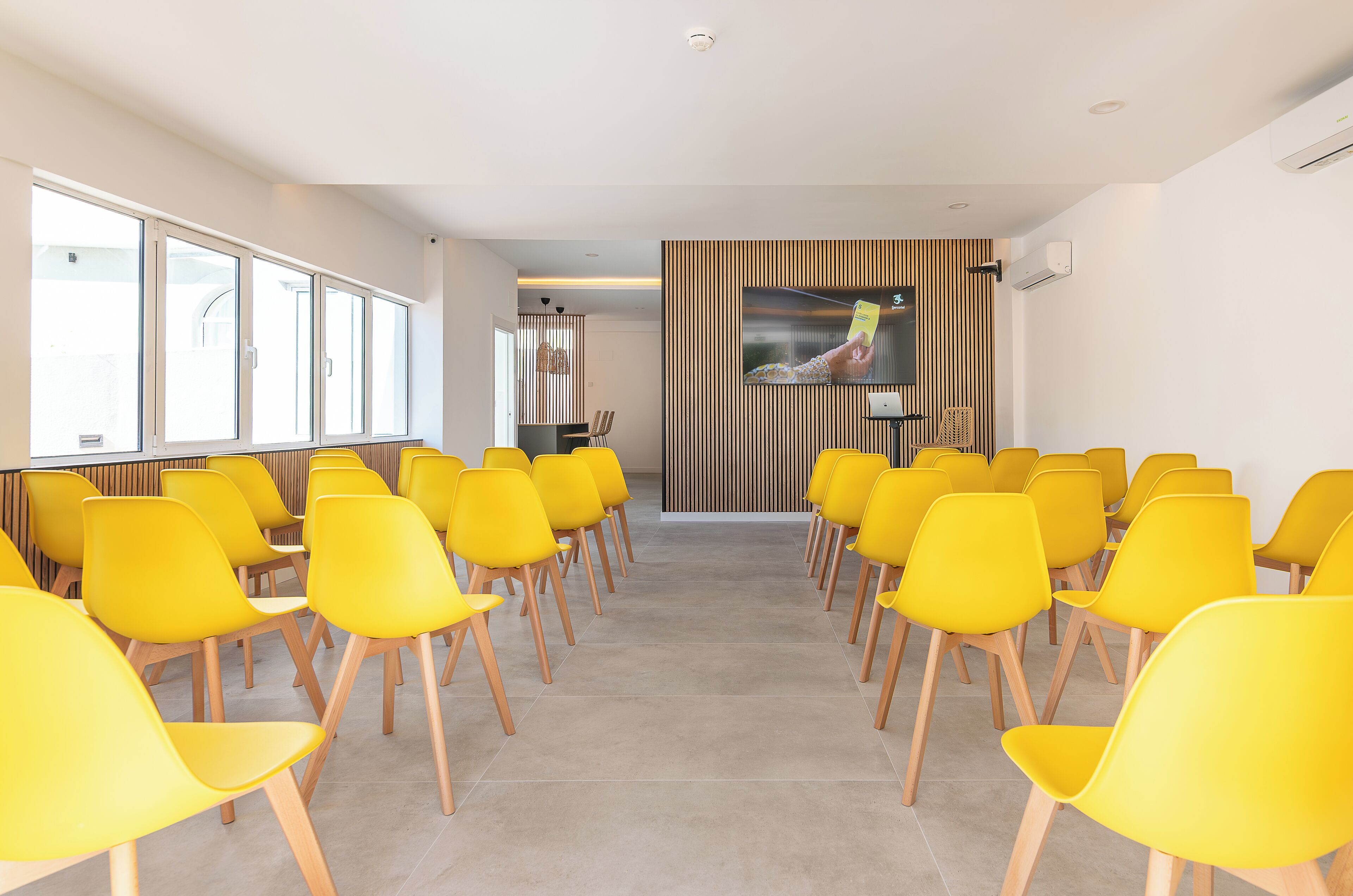 Meeting facility