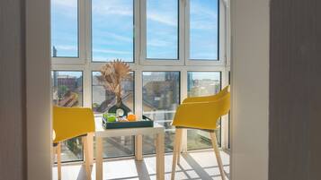 Màn/rèm cản sáng, phòng cách âm, truy cập Internet không dây miễn phí