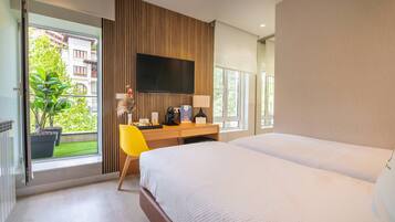 Cortinas opacas, sistema de insonorización, wifi gratis y ropa de cama