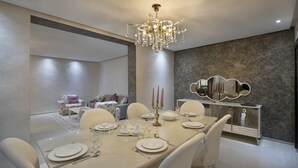 Leilighet – exclusive, 2 soverom | Spiseområde på rommet