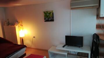 Estúdio (2) | Sala de estar | TV de tela plana