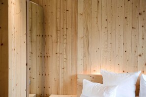 Caja de seguridad en la habitación, wifi gratis y ropa de cama 