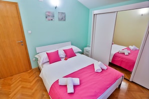 Villa, piscina privada | 3 dormitorios, caja fuerte, tabla de planchar con plancha