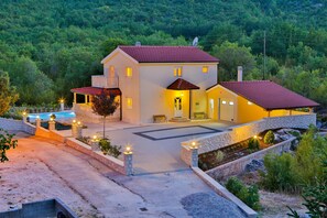 Front of property - Villa Marina (Vrgorac)
