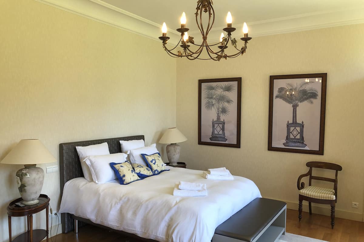 Deluxe Double Room, 1 Queen Bed (Kandinsky) | Premium bedding, desk, WiFi (free), individually decorated