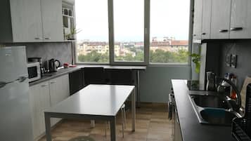 Fridge, microwave